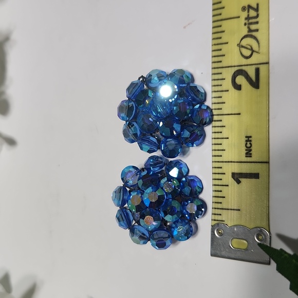Vintage Blue Faceted Rhinestone Cluster Clip On Earrings - Picture 5 of 5